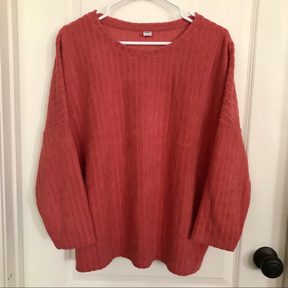 A lovely & comfortable Old Navy orange 3/4 blouse, size large.